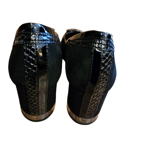 Tory Burch Women's Black Suede Heels Crocodile Embossed Trim Silver Sz 6.5 EUC - Picture 7 of 9